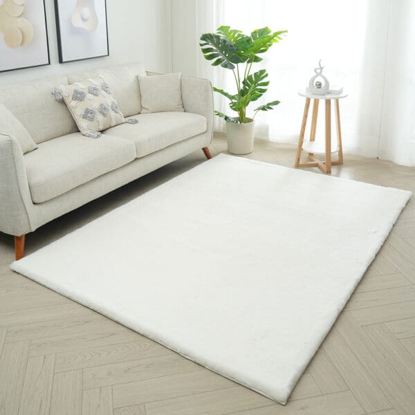 WUHU: Faux Fur Carpet Rug; (150x200)cm, Ivory